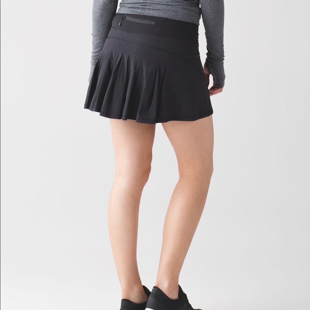 Lululemon skirt size 6